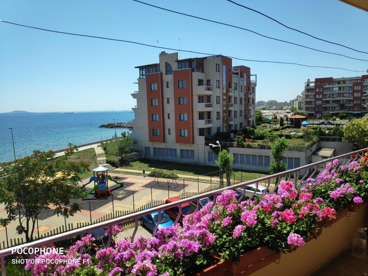 Homestay Kostadinov Pomorie Exterior foto
