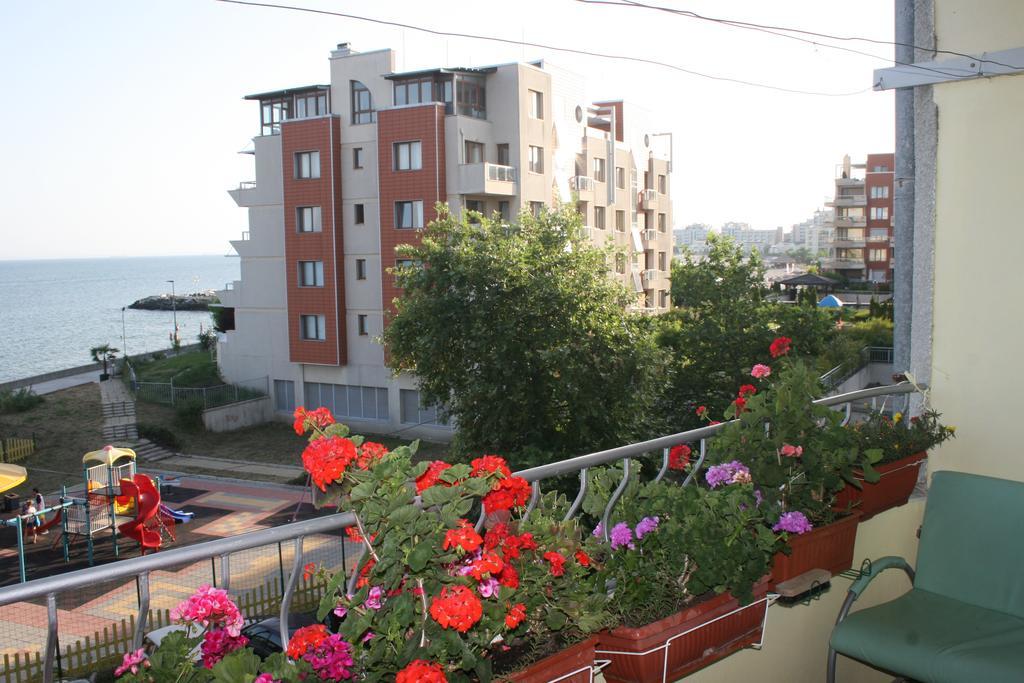 Homestay Kostadinov Pomorie Exterior foto